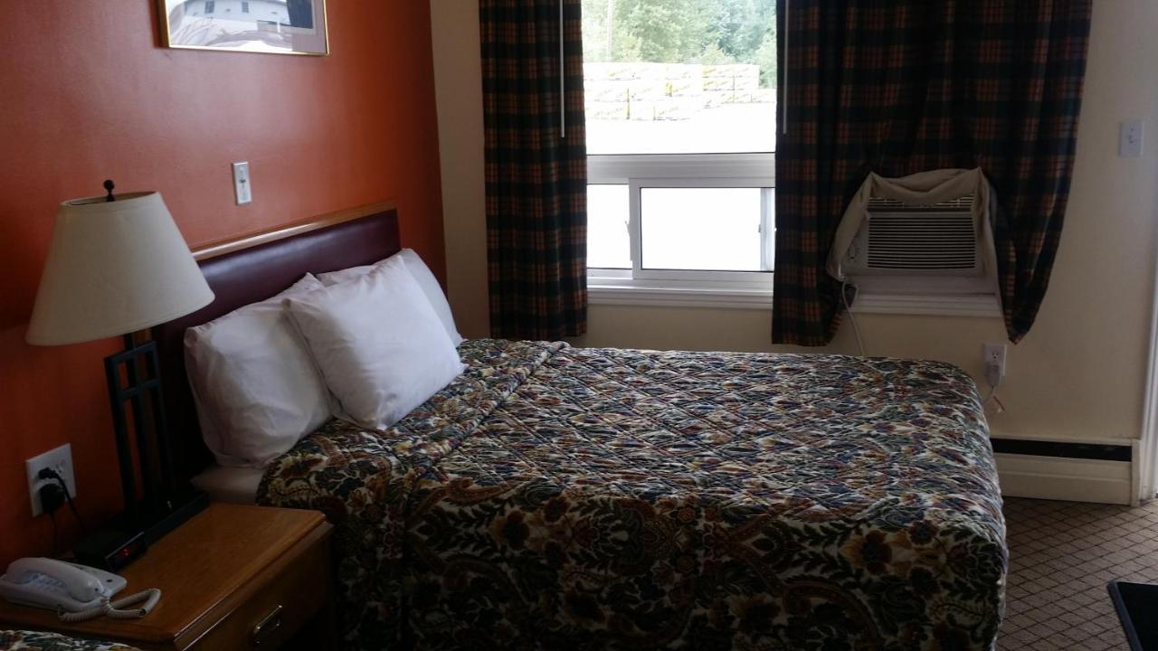 River Mist Inn Sturgeon Falls Exterior foto